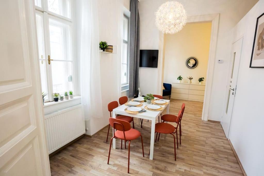 Opera Apartment Budapest With Three Bedroom W Ac Exterior photo