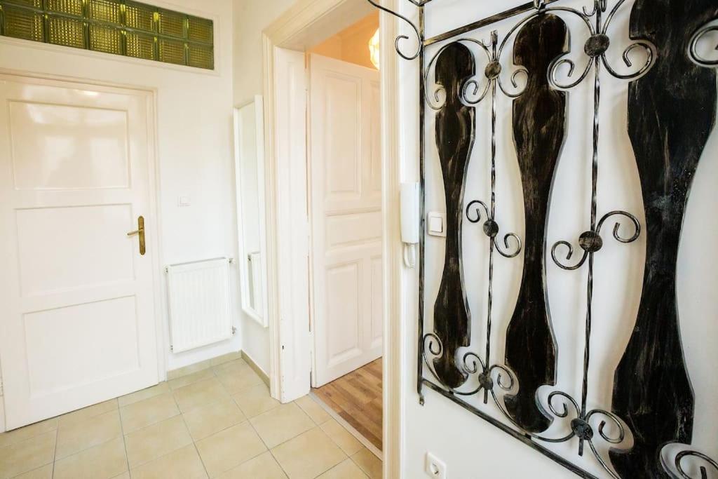 Opera Apartment Budapest With Three Bedroom W Ac Exterior photo