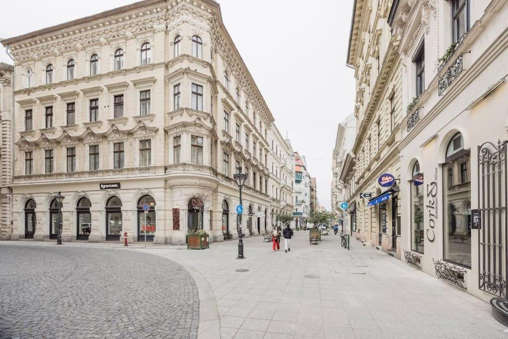 Opera Apartment Budapest With Three Bedroom W Ac Exterior photo