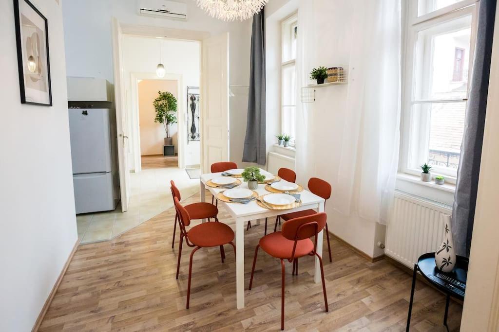 Opera Apartment Budapest With Three Bedroom W Ac Exterior photo